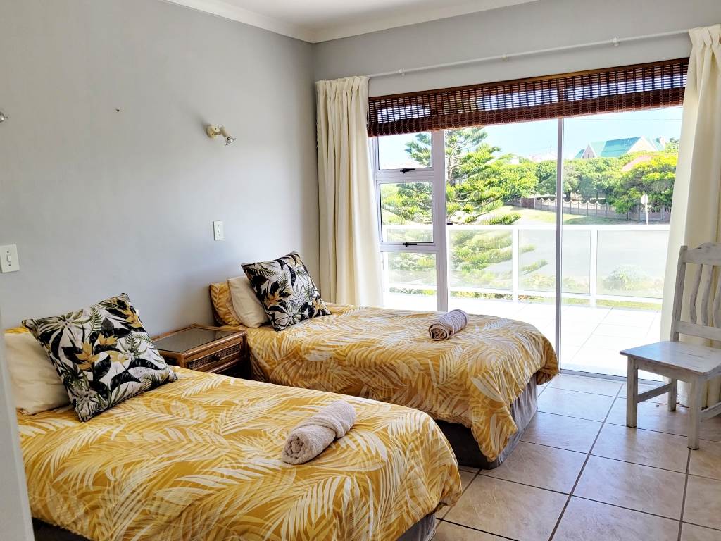 3 Bed House in Struisbaai photo number 13