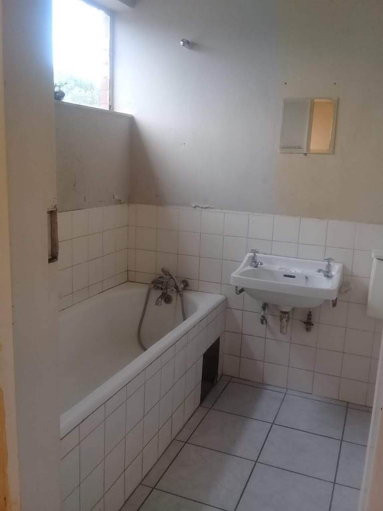 2 Bed House in Jeppestown photo number 5