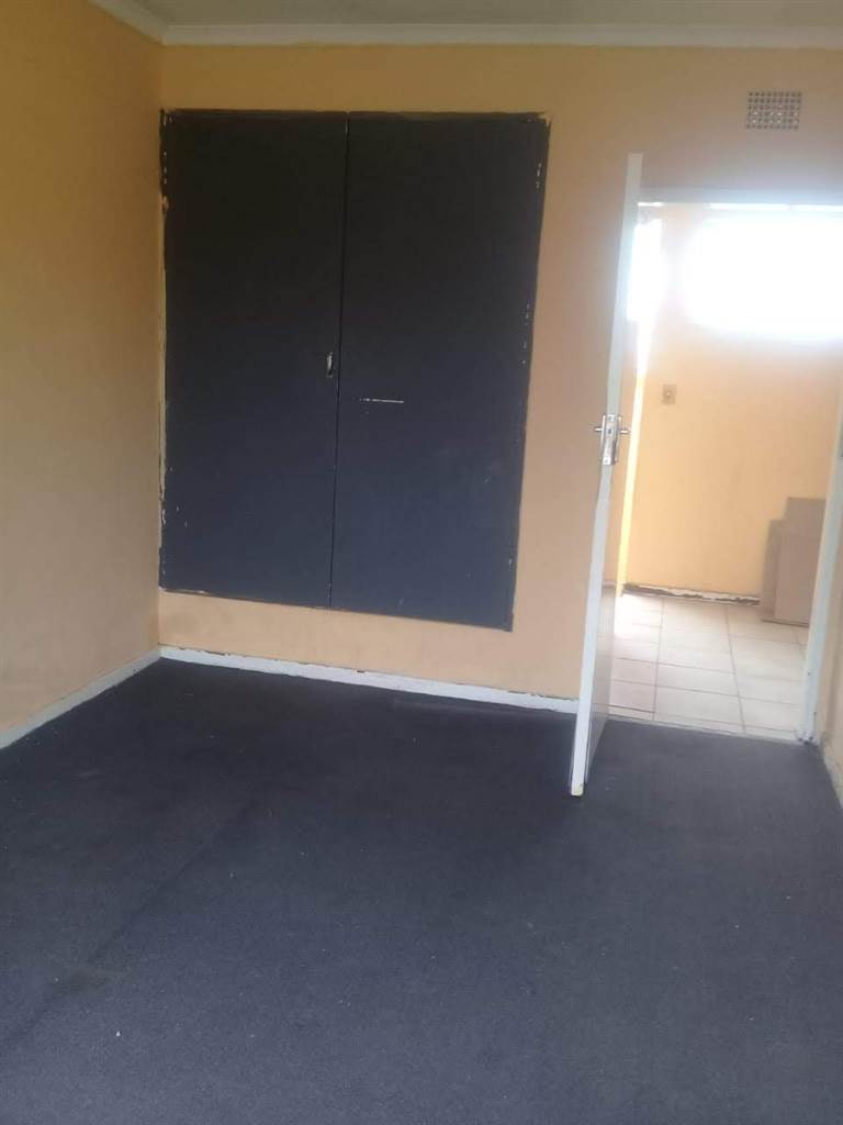 2 Bed House in Jeppestown photo number 2