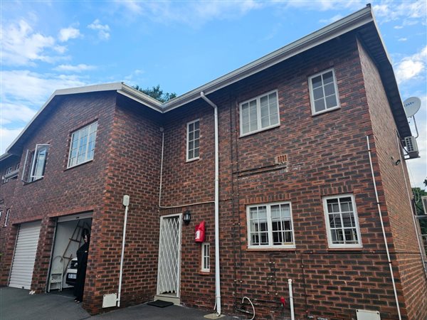 3 Bedroom Townhouse 3 Bedroom Townhouse