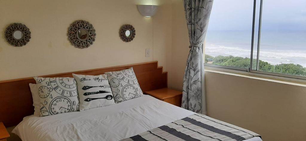 3 Bed Apartment in Port Shepstone photo number 8