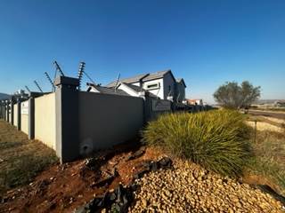 4 Bed House in Hartbeespoort Dam photo number 11