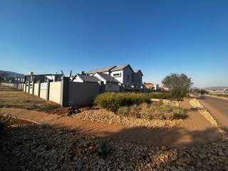 4 Bed House in Hartbeespoort Dam photo number 12