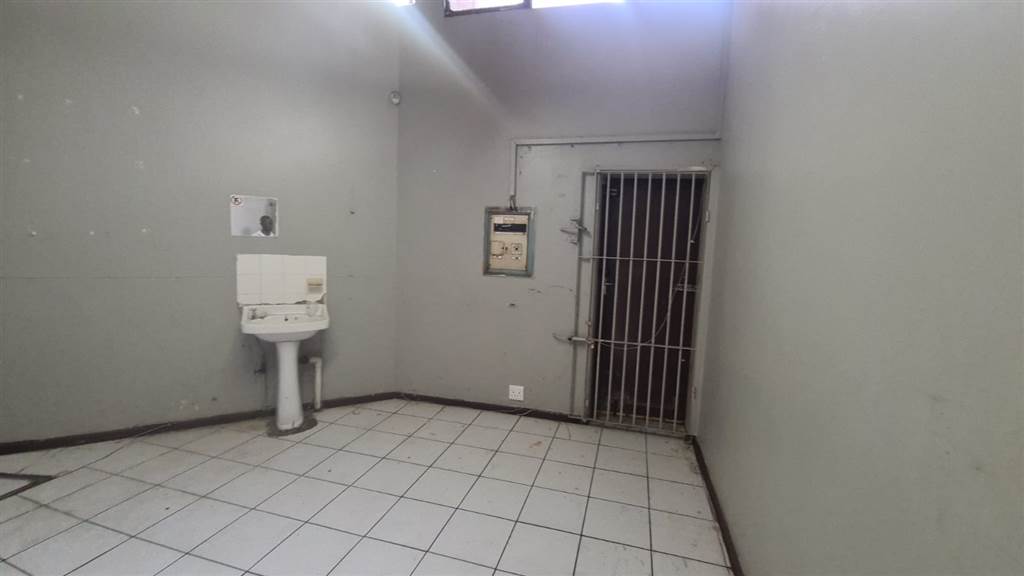 98  m² Commercial space in Pretoria Central photo number 8