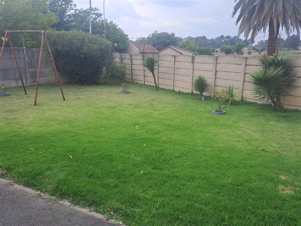 4 Bed House in Brakpan North photo number 16