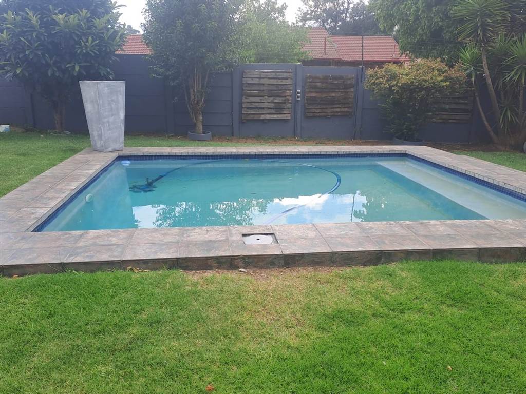 4 Bed House in Brakpan North photo number 18