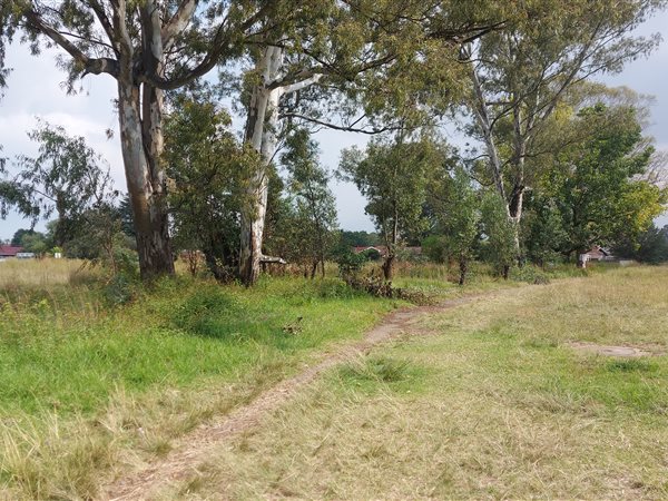 8859 m² Land available in Modder East