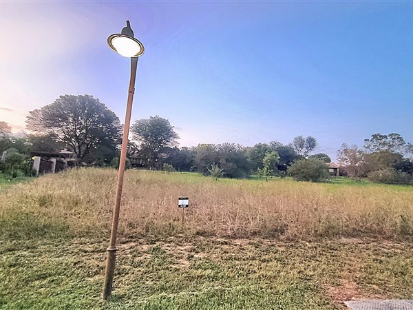 947 m² Land