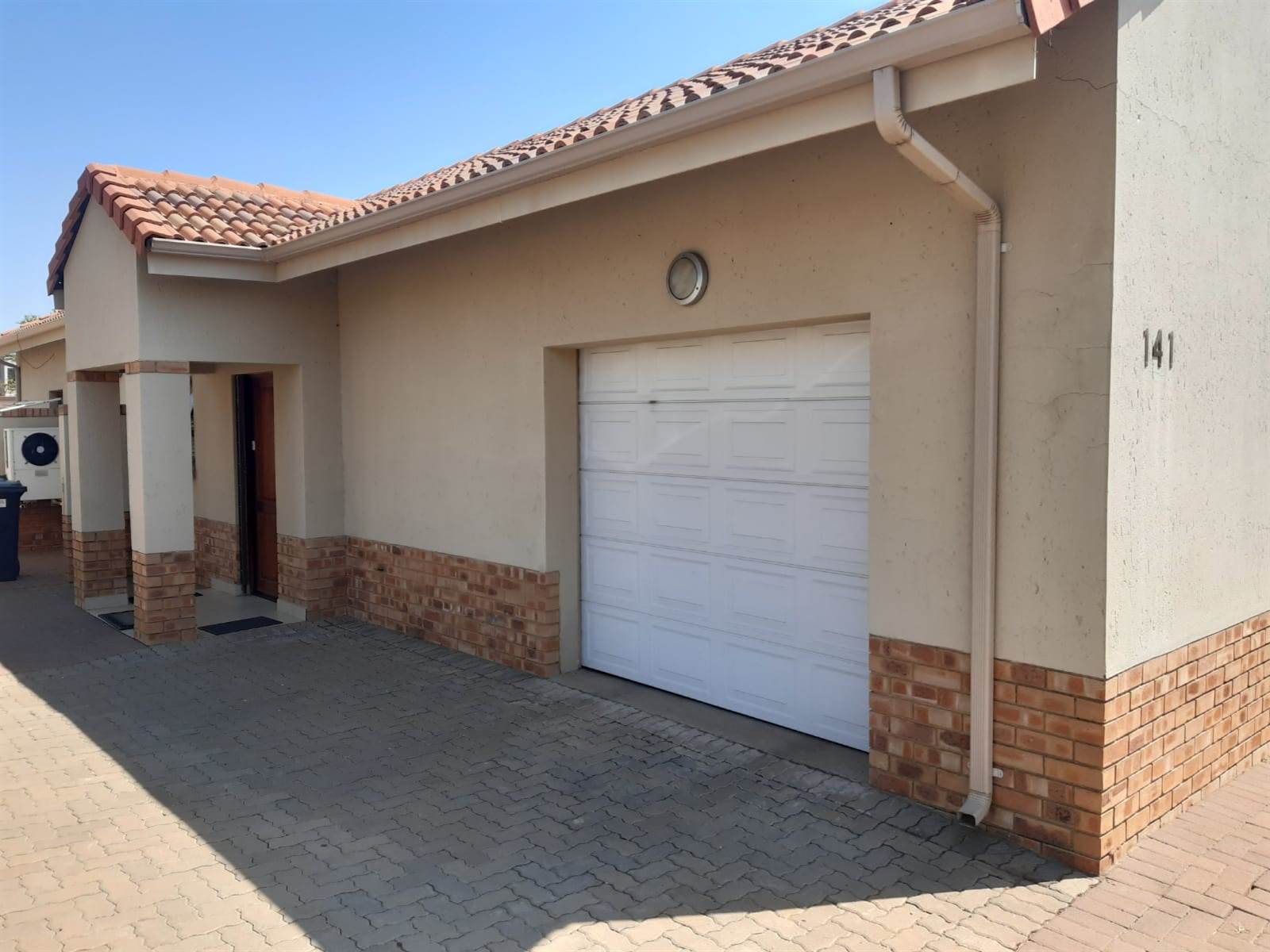 2 Bed House in Hazeldean (Silverlakes Surroundings) photo number 14