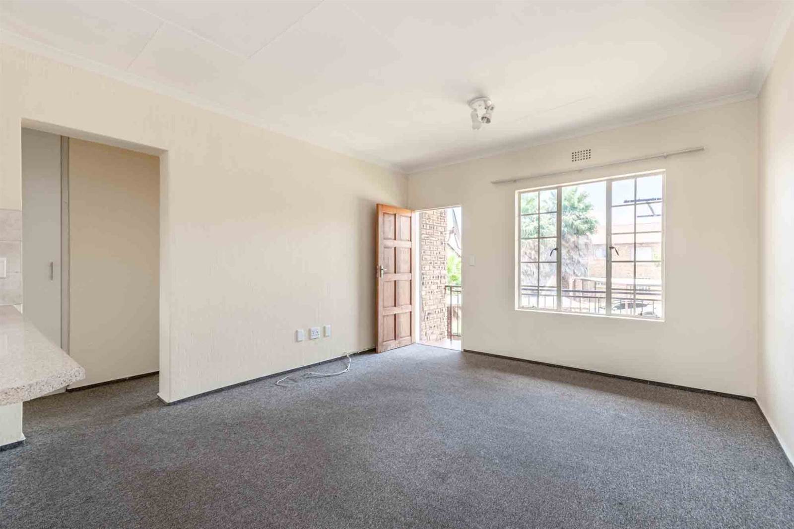 2 Bed Apartment in Strubens Valley photo number 5