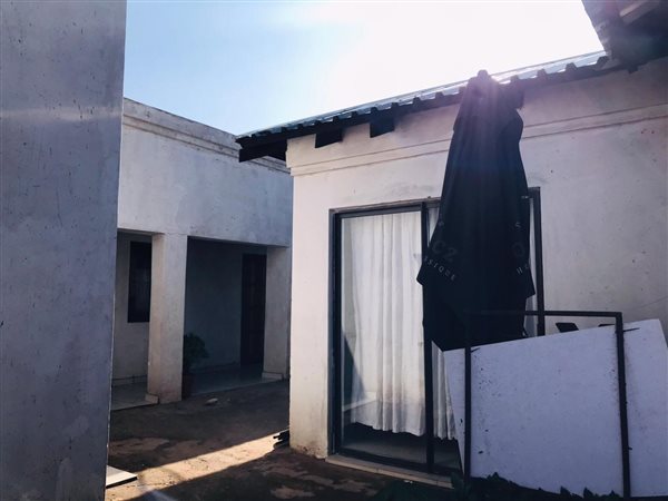 12 Bed House in Protea Glen