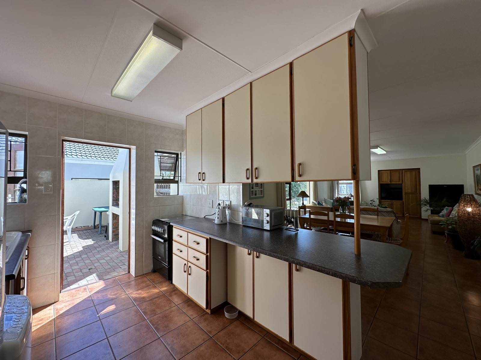 2 Bed House in Stilbaai photo number 11