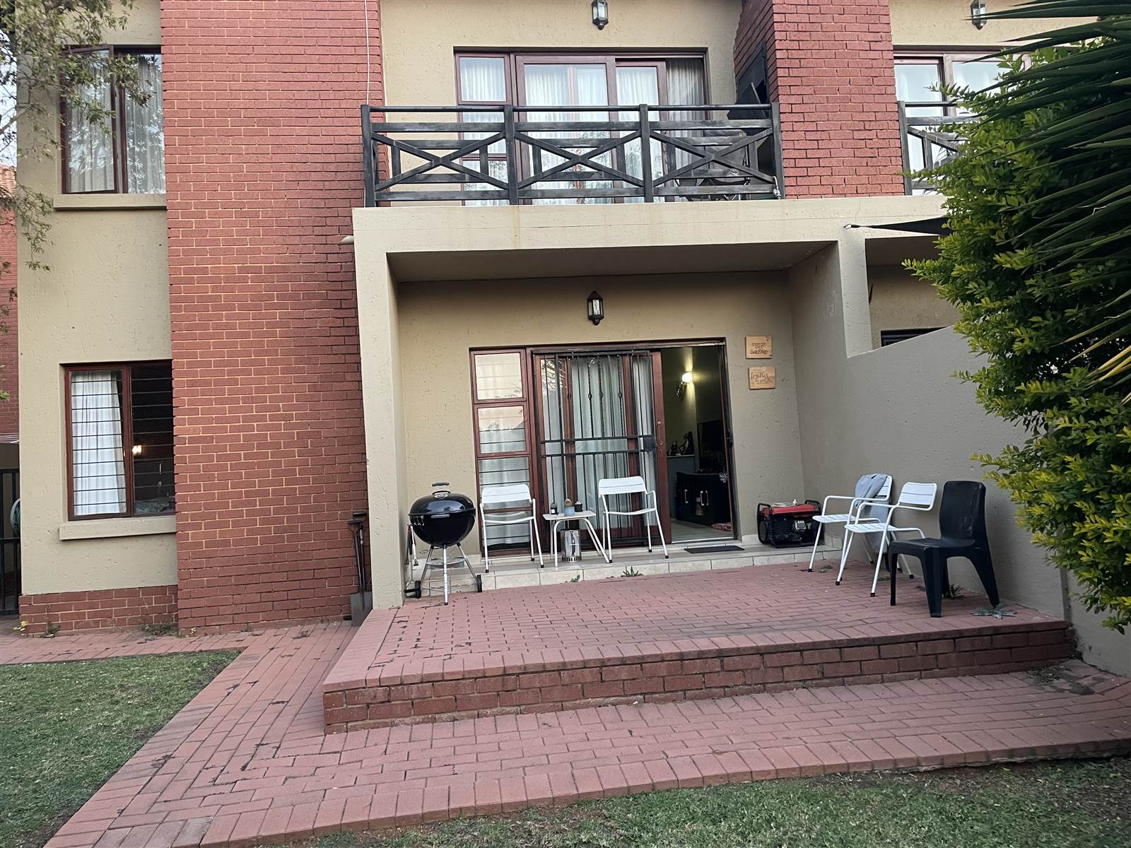 2 Bed Apartment in Pretorius Park photo number 1