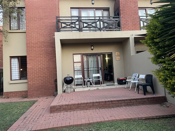2 Bed Apartment in Pretorius Park