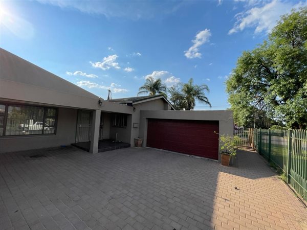 5 Bed House in Silverton