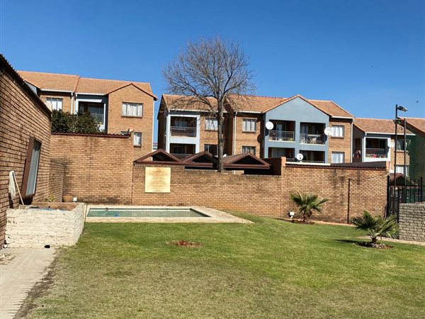 2 Bedroom Townhouse 2 Bedroom Townhouse