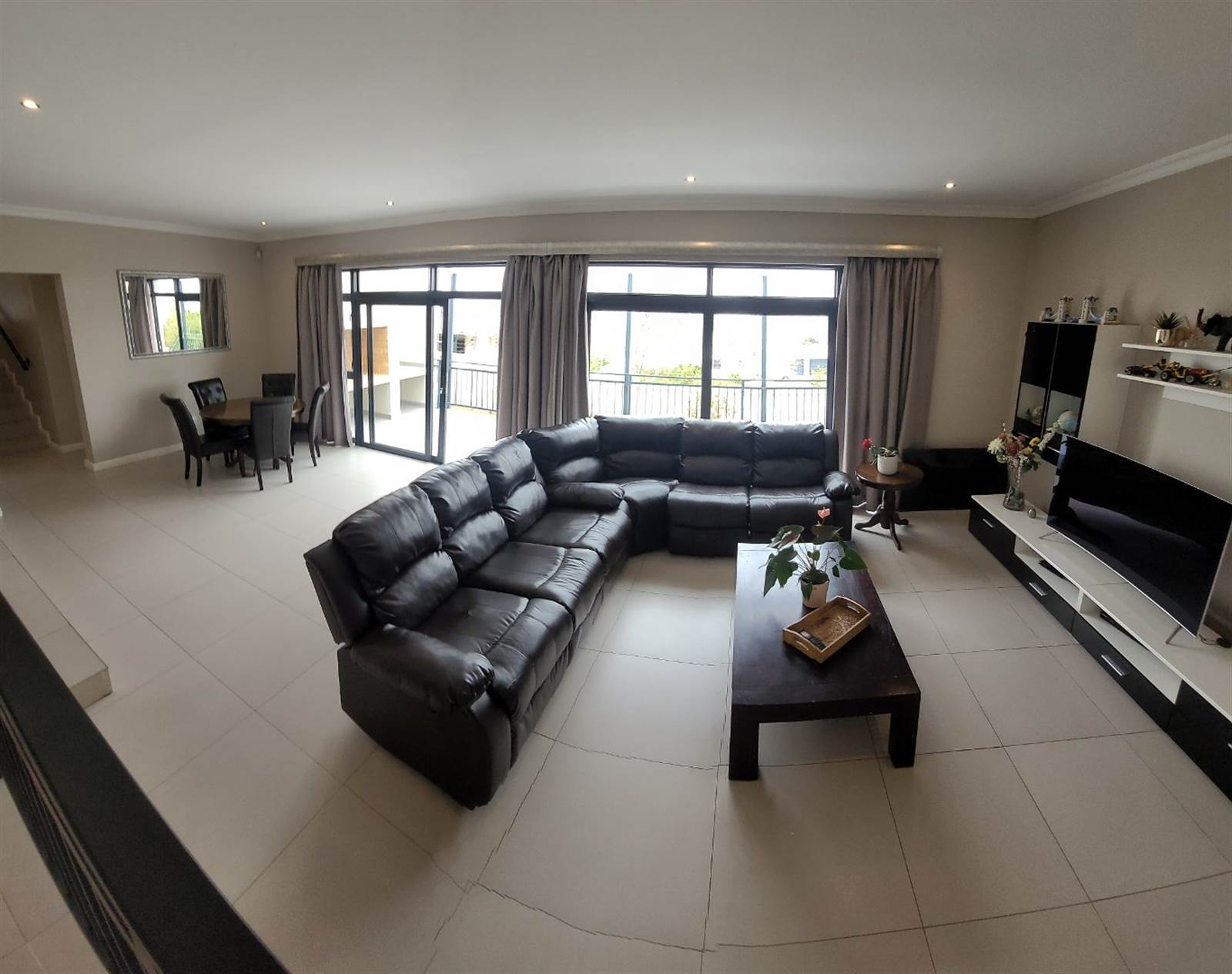 4 Bed House in Somerset West Central photo number 10