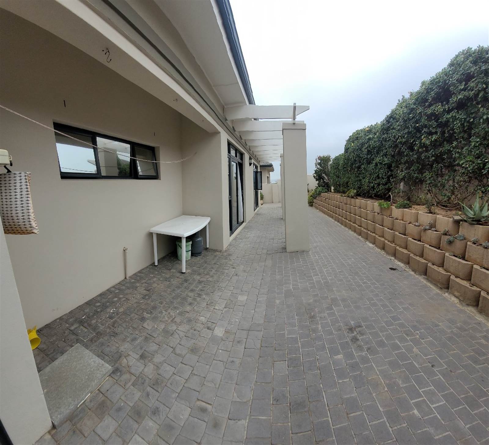 4 Bed House in Somerset West Central photo number 12