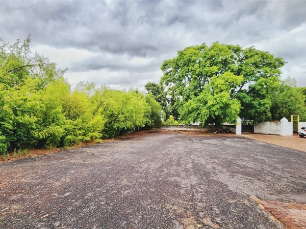 1010 m² Land available in Wellington North