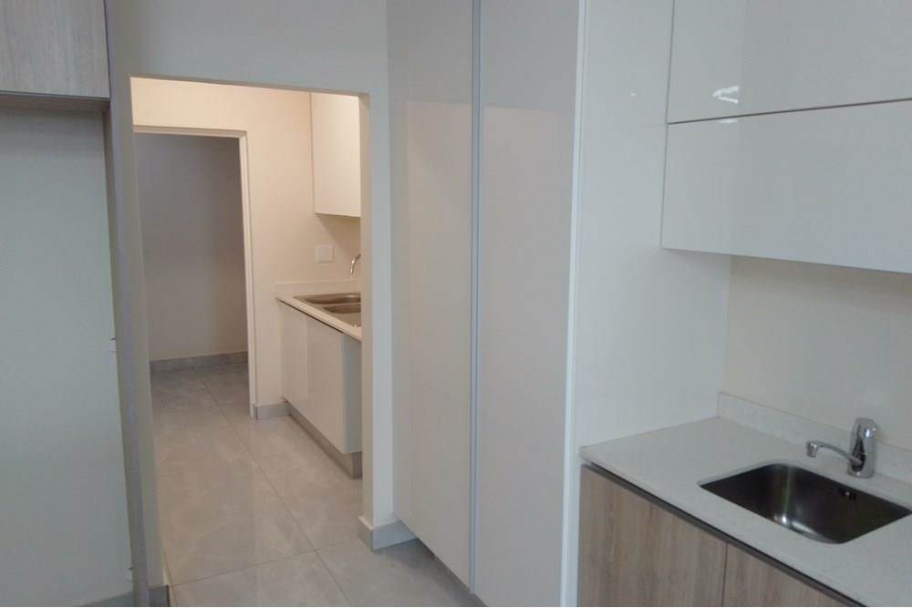 3 Bed Apartment in Essenwood photo number 8