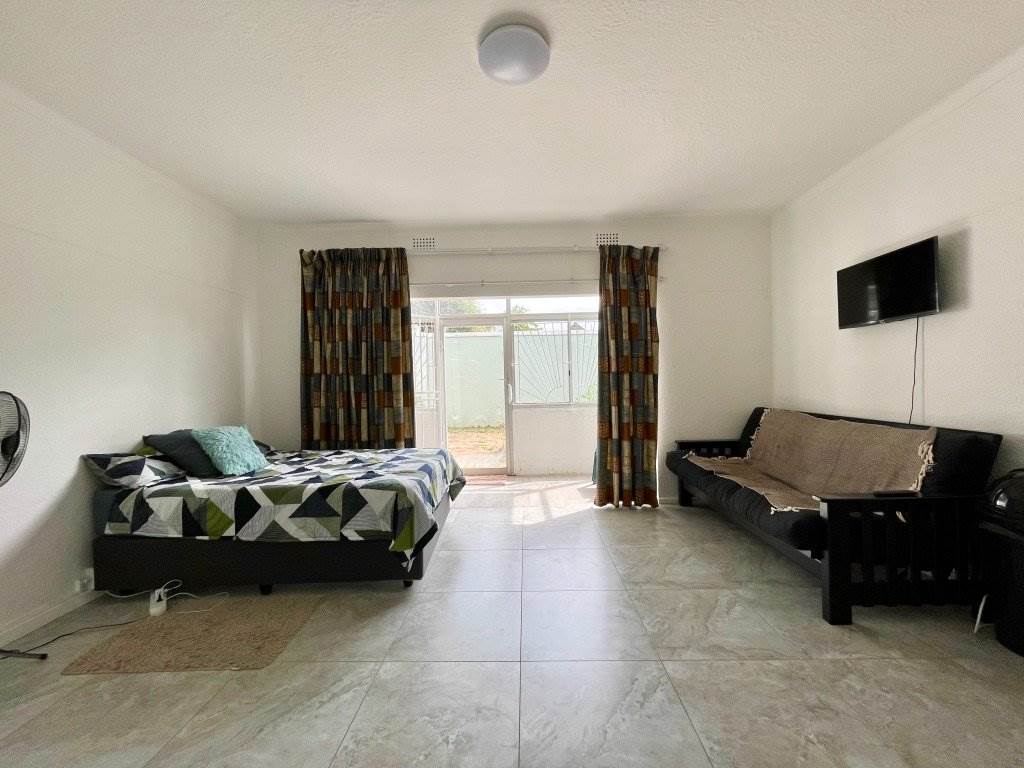 1 Bed Apartment in Wynberg Upper photo number 8