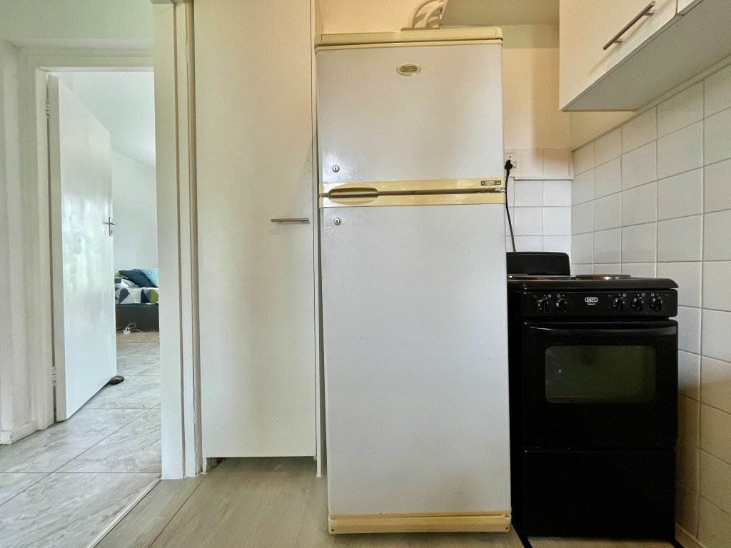 1 Bed Apartment in Wynberg Upper photo number 5