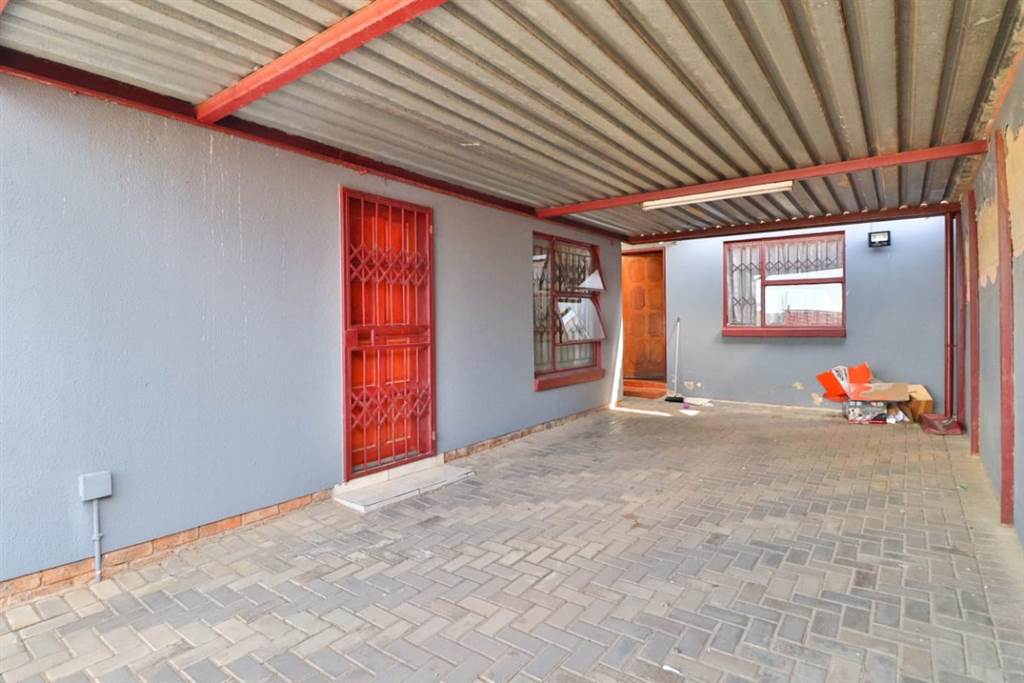 2 Bed House in Chloorkop photo number 1