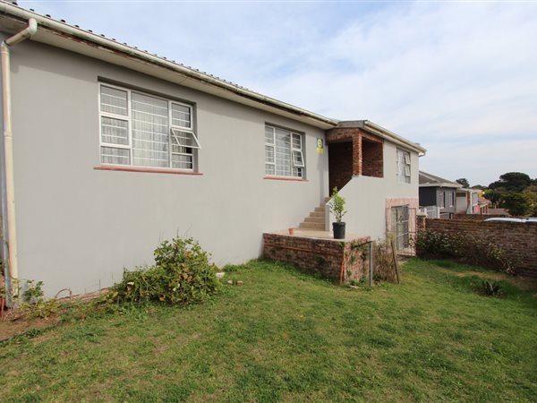 4 Bedroom House 4 Bedroom House