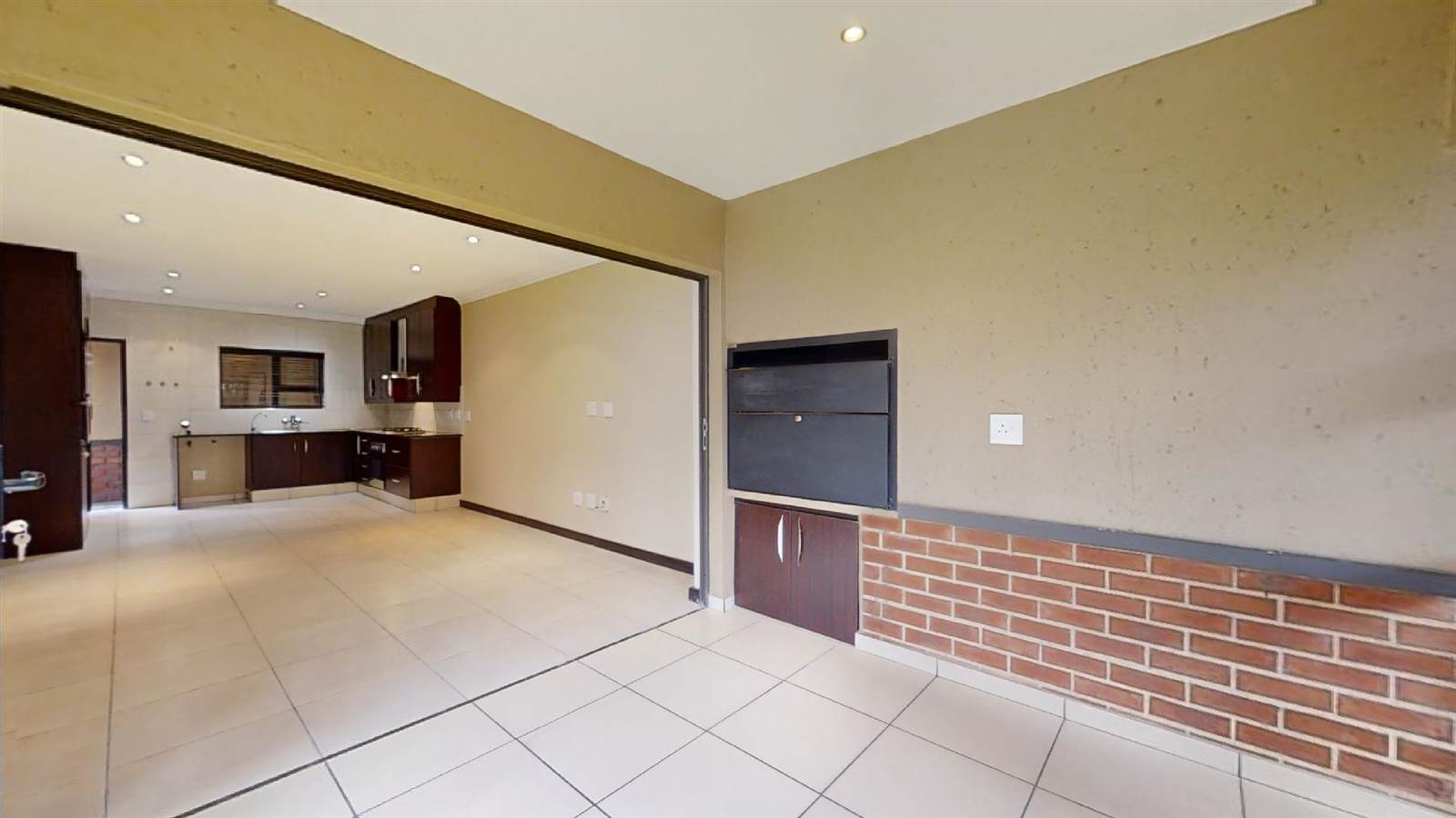 2 Bed Apartment in Ebotse Estate photo number 4