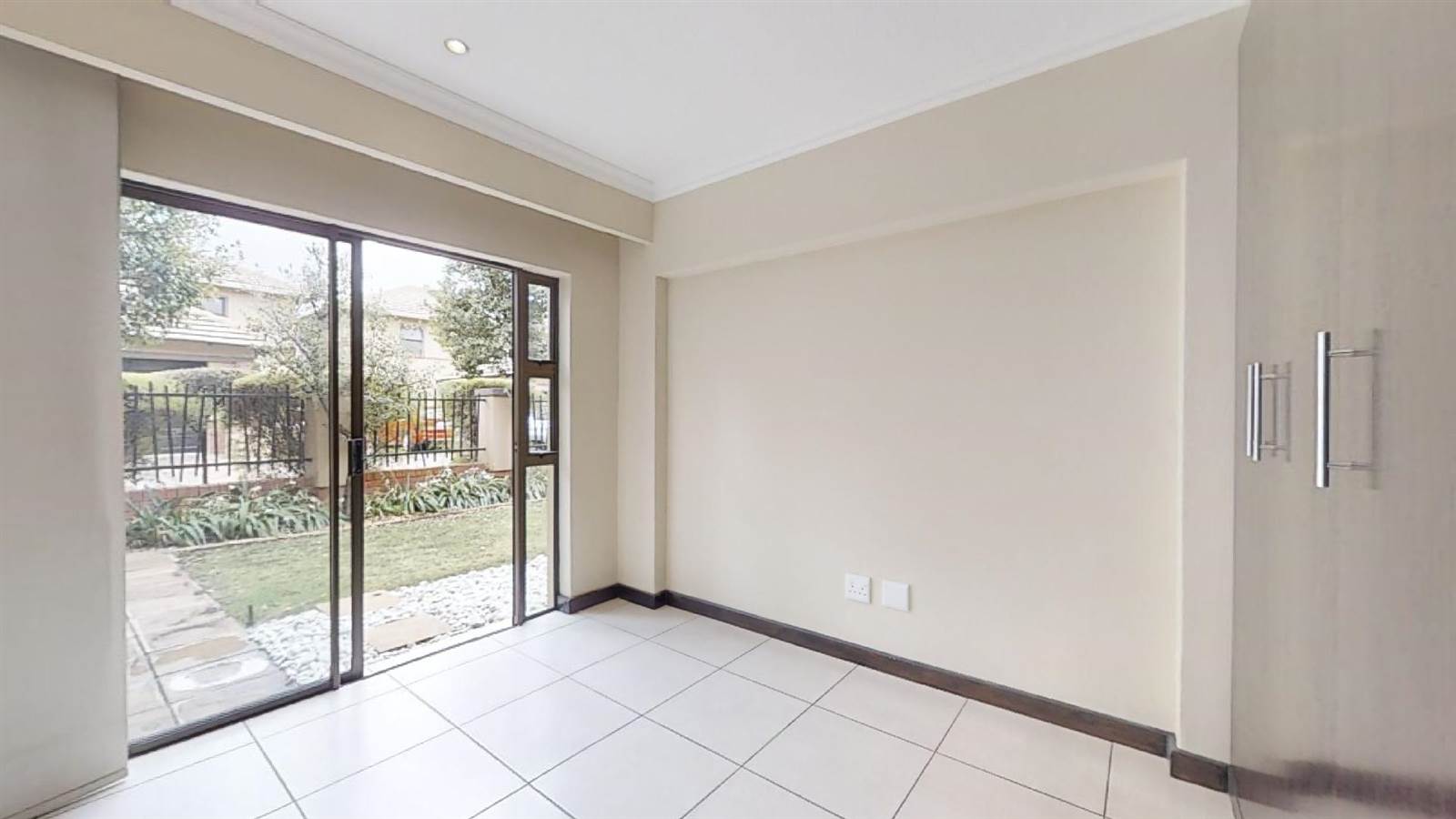 2 Bed Apartment in Ebotse Estate photo number 17