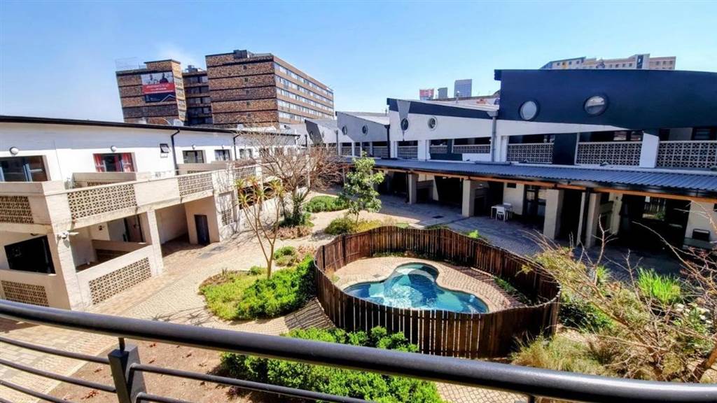 1 Bed Apartment in City & Suburban (Maboneng) photo number 19