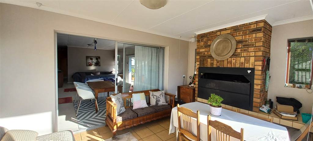 4 Bed House in Mossel Bay Ext 15 photo number 6