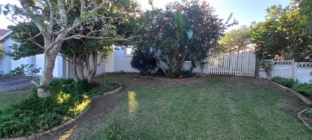 4 Bed House in Mossel Bay Ext 15 photo number 16