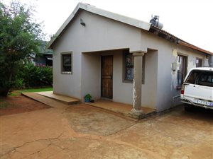 3 Bed House in Clayville