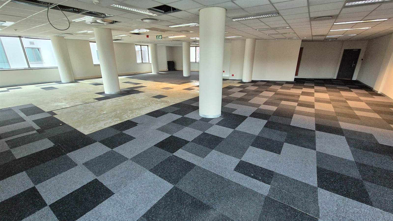 1484  m² Office Space in Menlyn photo number 7