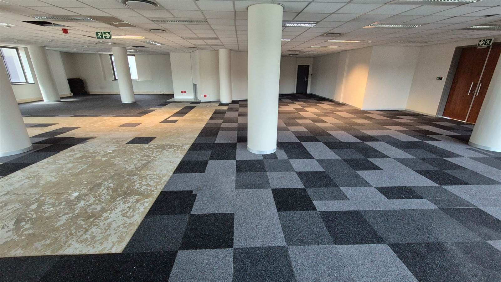 1484  m² Office Space in Menlyn photo number 8