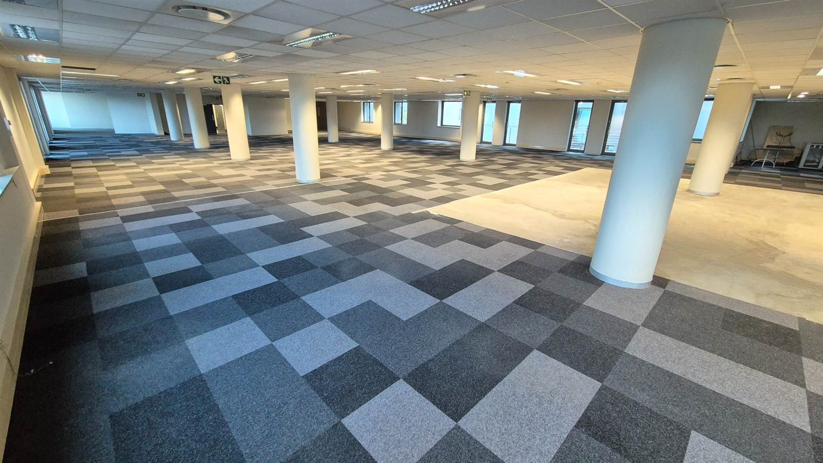 1484  m² Office Space in Menlyn photo number 15