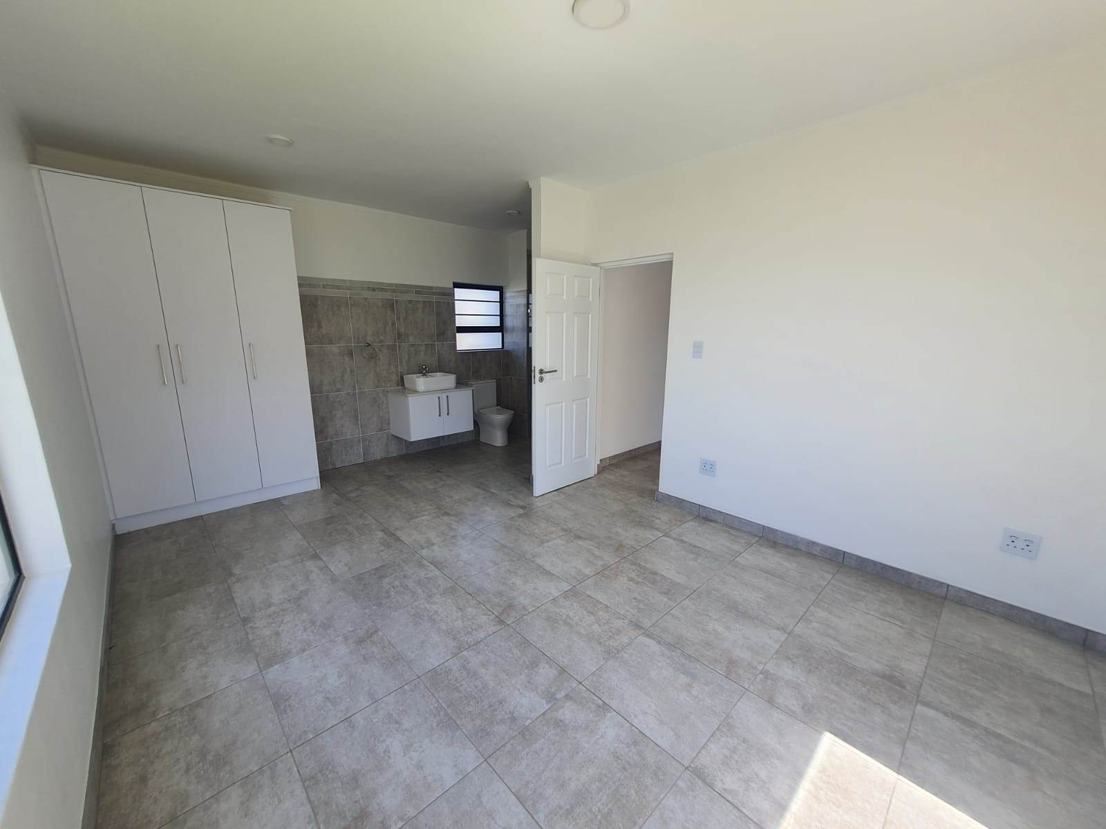 3 Bed House in Jeffreys Bay photo number 7