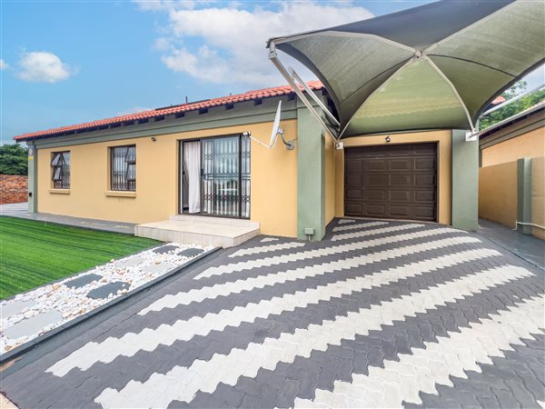 3 Bedroom Townhouse 3 Bedroom Townhouse
