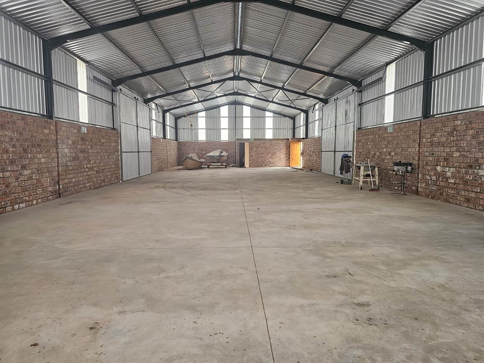 330  m² Commercial space in Stilbaai photo number 5