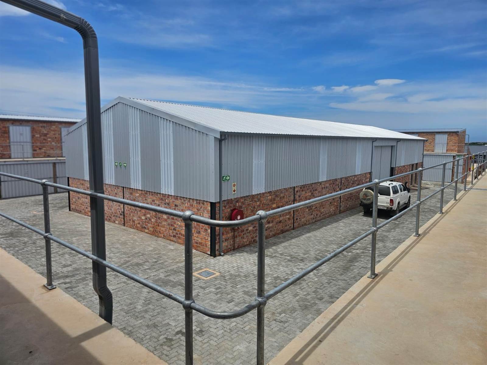 330  m² Commercial space in Stilbaai photo number 1