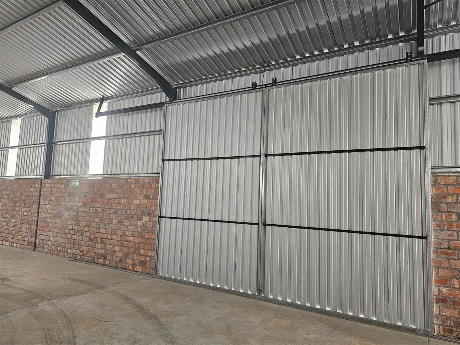 330  m² Commercial space in Stilbaai photo number 8