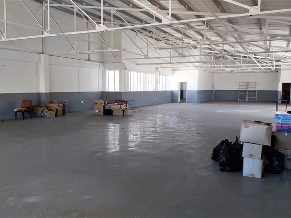 674 m² Commercial space 674 m² Commercial space