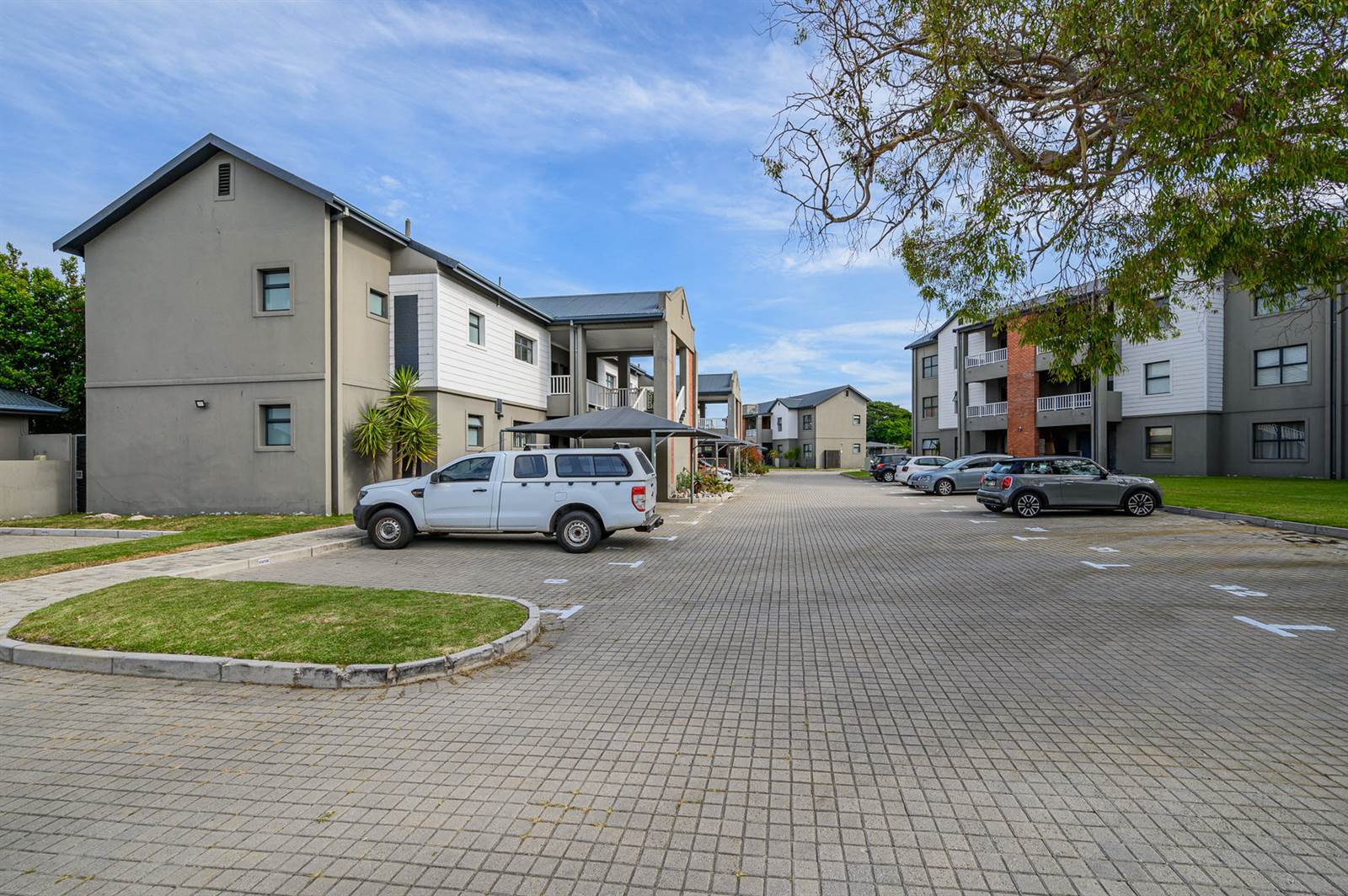 2 Bed Apartment in Pinelands photo number 30