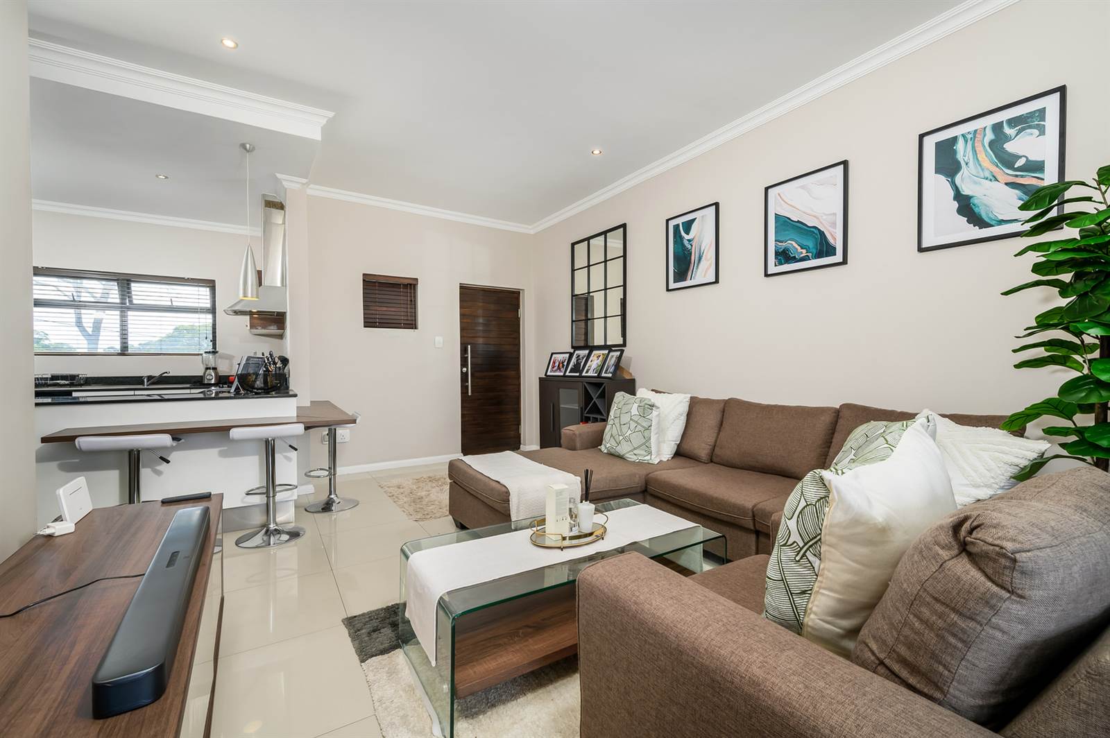 2 Bed Apartment in Pinelands photo number 16