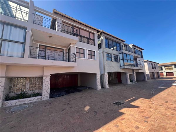 3 Bed Townhouse in Big Bay