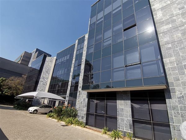 370  m² Commercial space