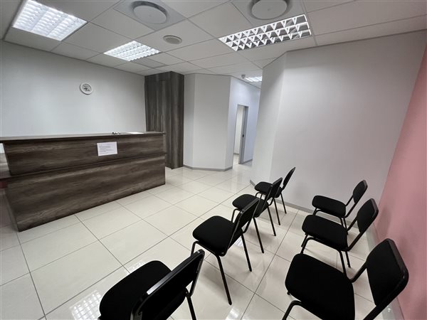 87  m² Commercial space in Witbank