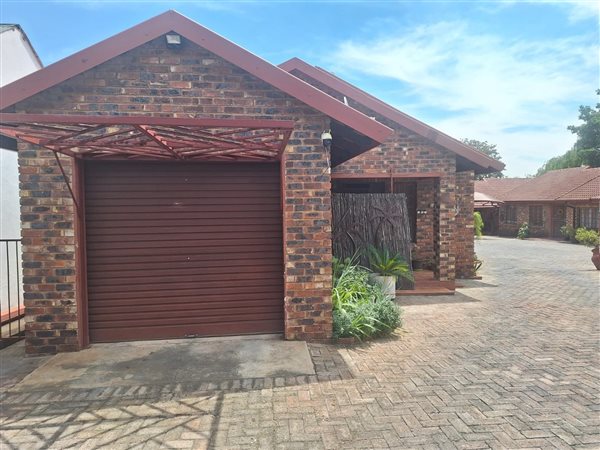 2 Bedroom Townhouse 2 Bedroom Townhouse
