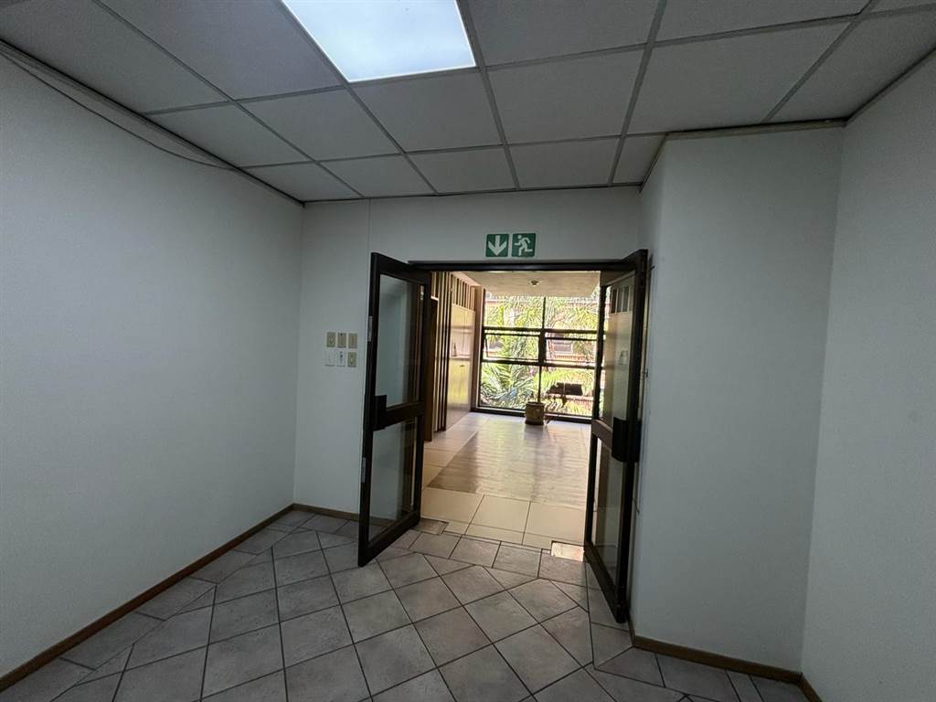 260  m² Commercial space in Houghton Estate photo number 14